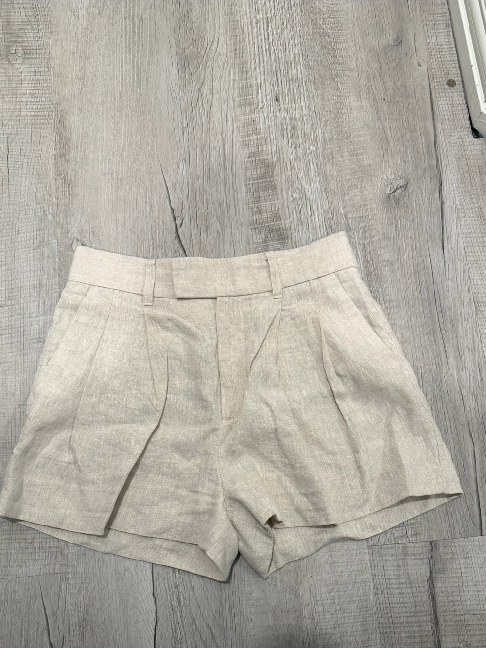 Banana Republic Linen Blend Light Beige Pleated Women's Shorts